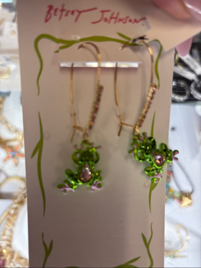 Betsey Johnson Green And Pink Frog Drop Earrings 65$